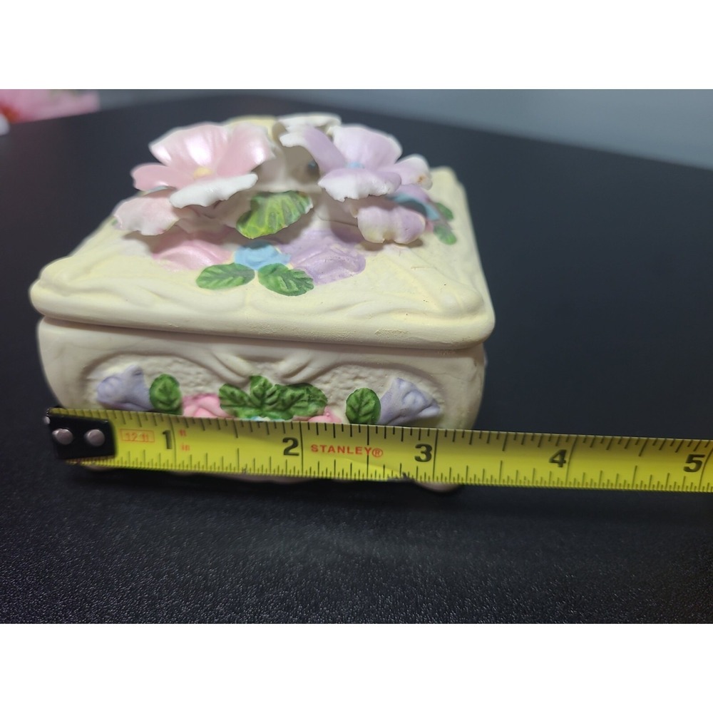 Vintage‎ 1980's 3D Floral Box Porcelain Bisque Yellow Square trinket box - Picture 6 of 7